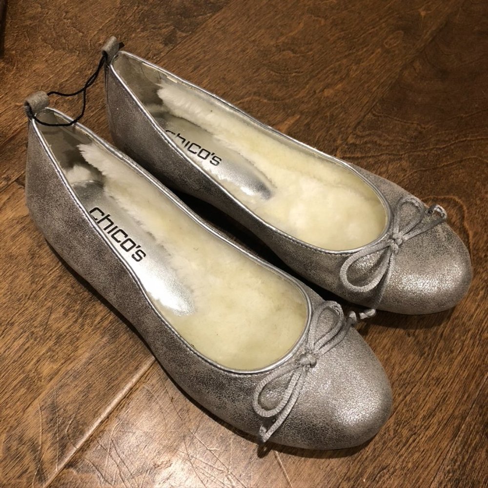 Chico's Silver Slip on Flats with Faux Fur Lining - Picture 3 of 6